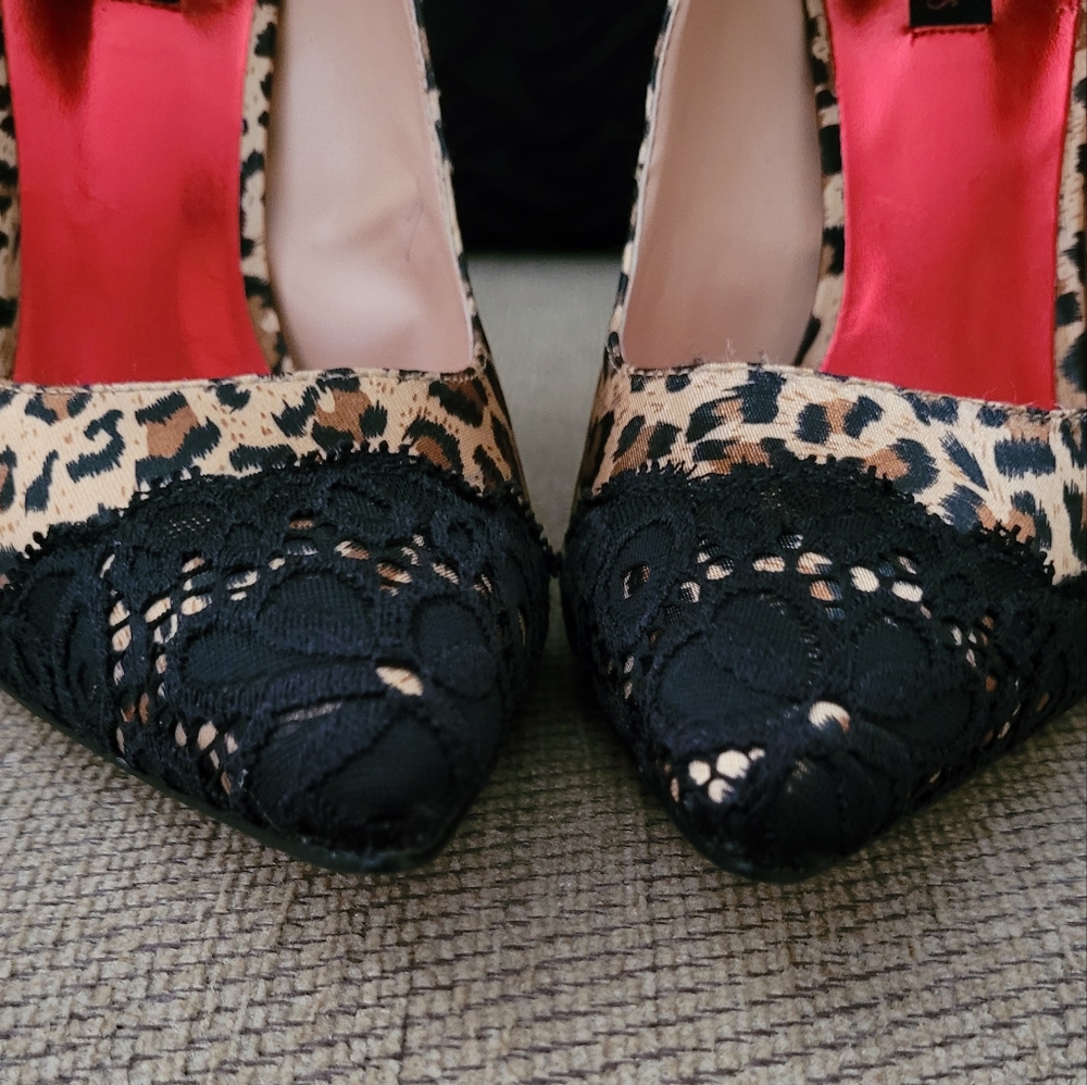 FREDERICK'S OF HOLLYWOOD LEOPARD PRINT LACE DETAIL PUMP - Picture 6 of 12